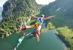 开云官方下载-18岁票王亚马尔与涅槃王者登贝莱领衔！FIFPRO年度最佳11人揭晓